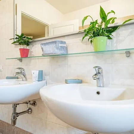 Broletto Park - Affitti Brevi Italia レッコ